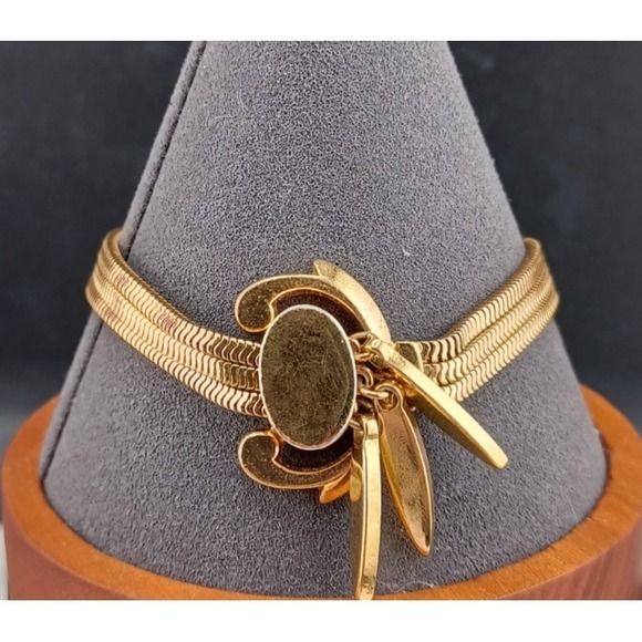 Monet Jewelry - Vintage Monet Slide Mesh Bracelet Priscilla Gold Tone 7.5" Signed